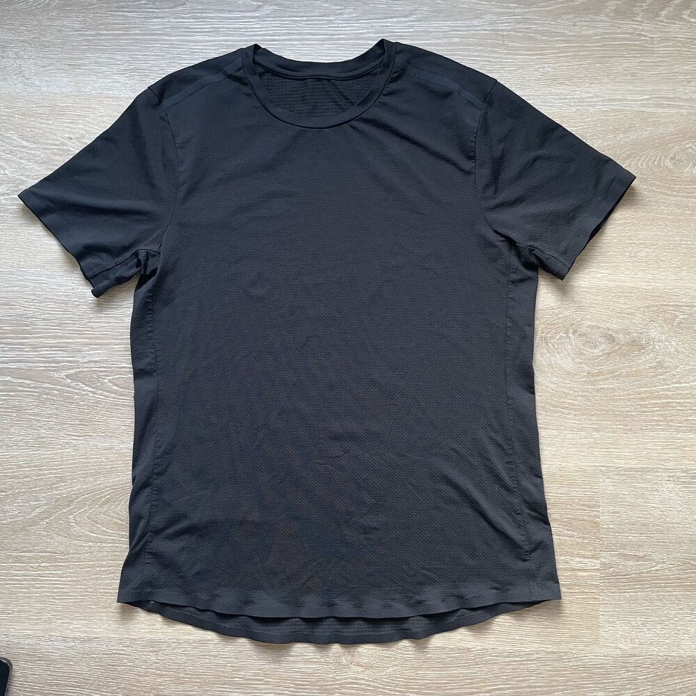 Black Men's Lululemon Athletic T-Shirt